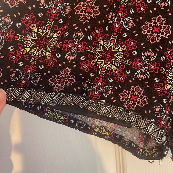 FRANCESCA'S Patterned Shorts - Picture 2 of 3